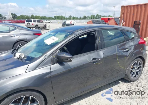 2017 Ford Focus Sel z USA, uszkodzony, nr VIN 1FADP3M21HL264595